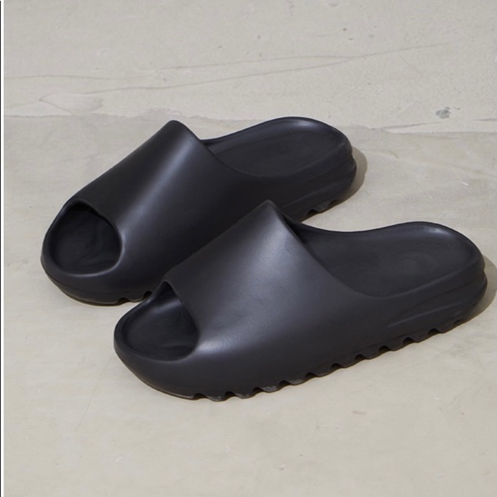 Black Rubber Ribbed Sole Slides